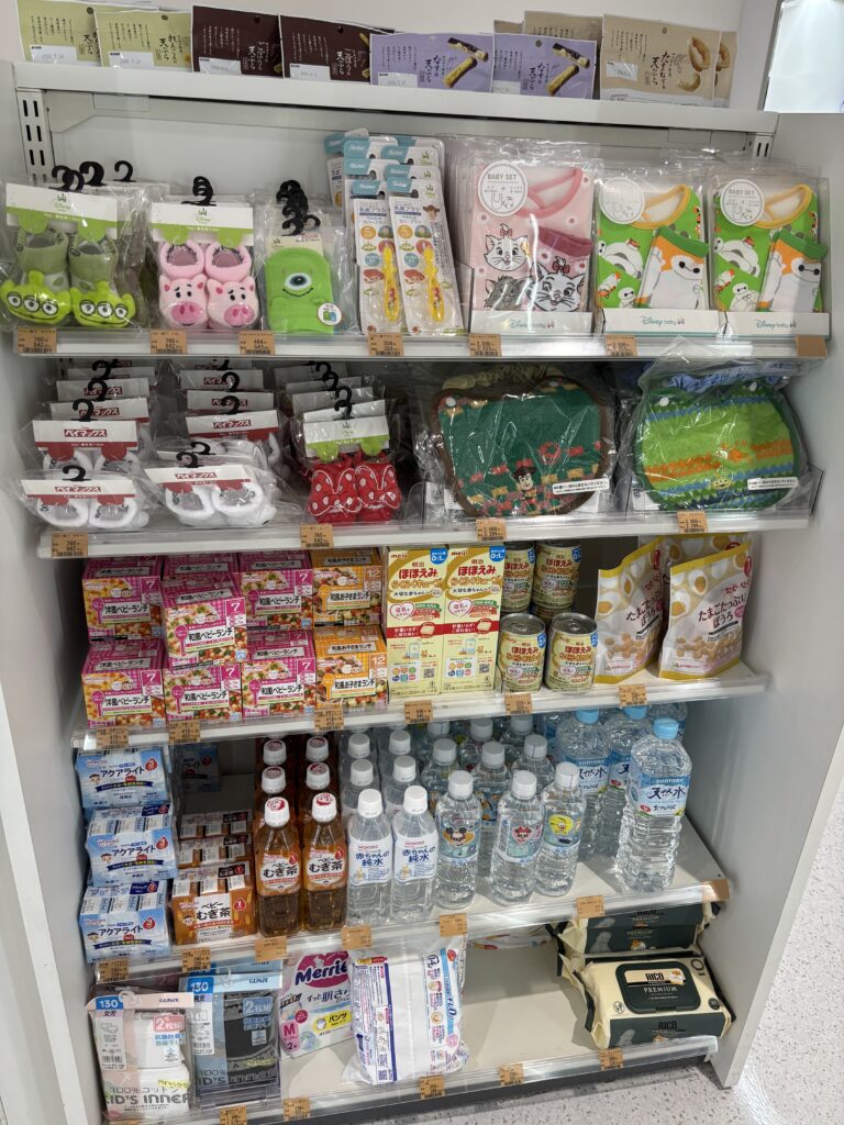 トイ・ストーリーホテル、コンビニの子供用商品